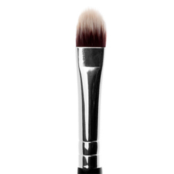 #23 Medium Lip and Spot Concealer Brush